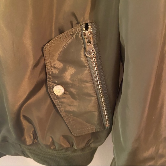 Auxo Collection Army Green Jacket. Size large - Picture 4 of 4